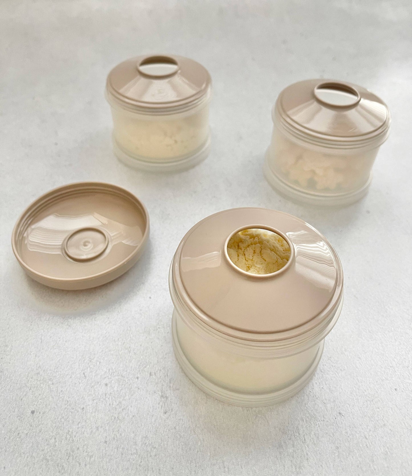 ON-THE-GO Formula Dispensers Beige - New Packaging