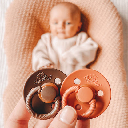 Itzy Soother Natural Rubber Paci Sets: Chocolate + Caramel