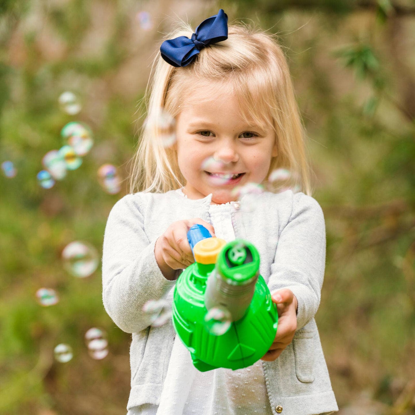 Maxx Bubbles Bubble N Fun Leaf Blower Toy/ Green