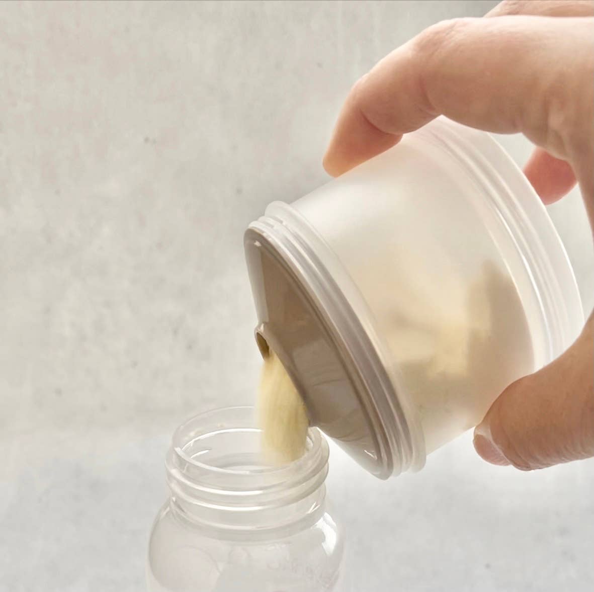 ON-THE-GO Formula Dispensers Beige - New Packaging