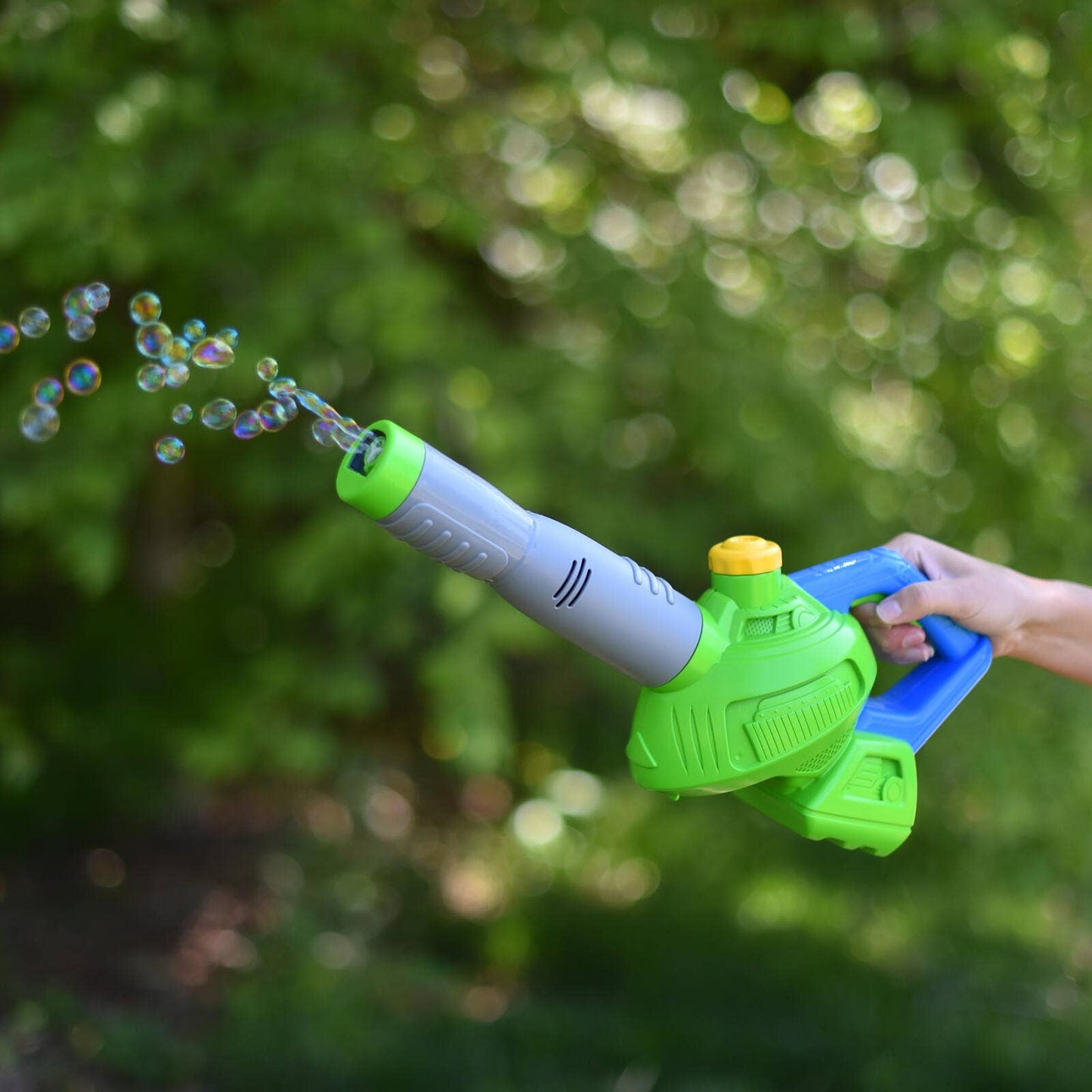 Maxx Bubbles Bubble N Fun Leaf Blower Toy/ Green