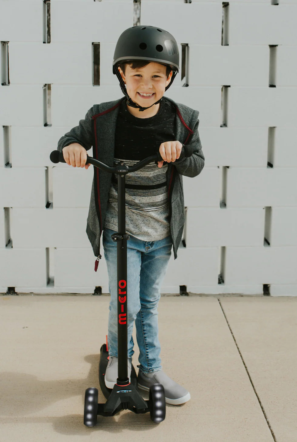 Micro Maxi Pro LED Scooter - Black/Red: Ages 5 - 12