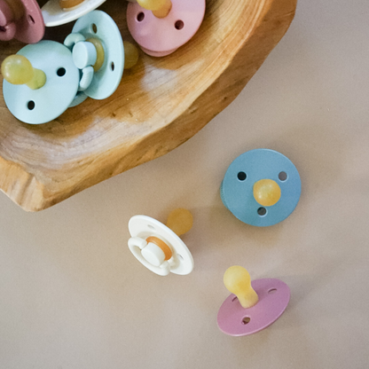 Itzy Soother™ Natural Rubber Paci Sets