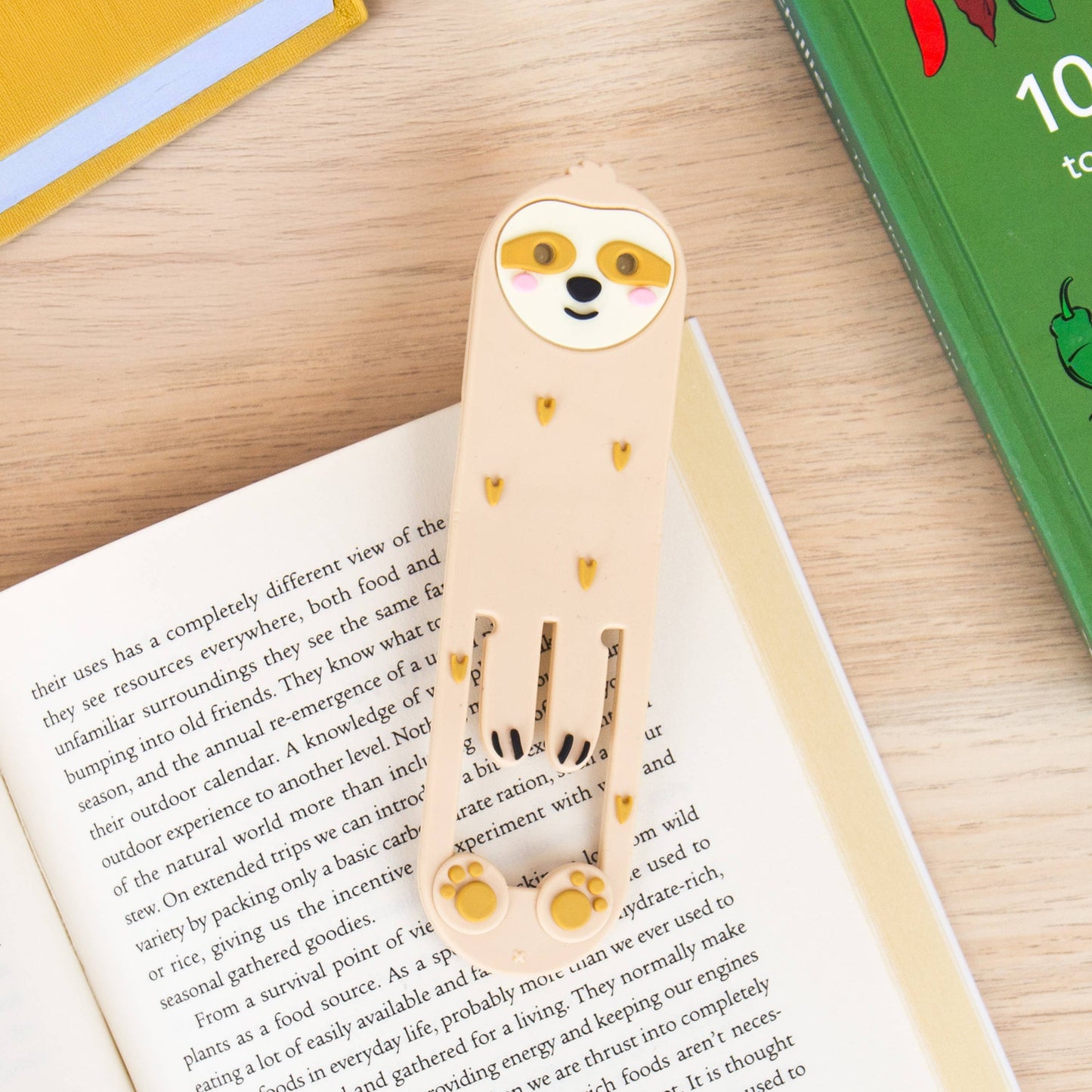 SLOTH READING LIGHT AND BOOKMARK