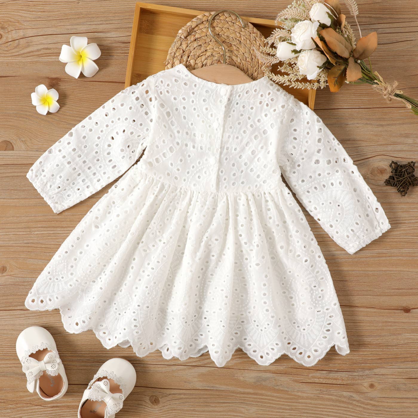 Baby Girl Solid White Eyelet Long-sleeve Dress