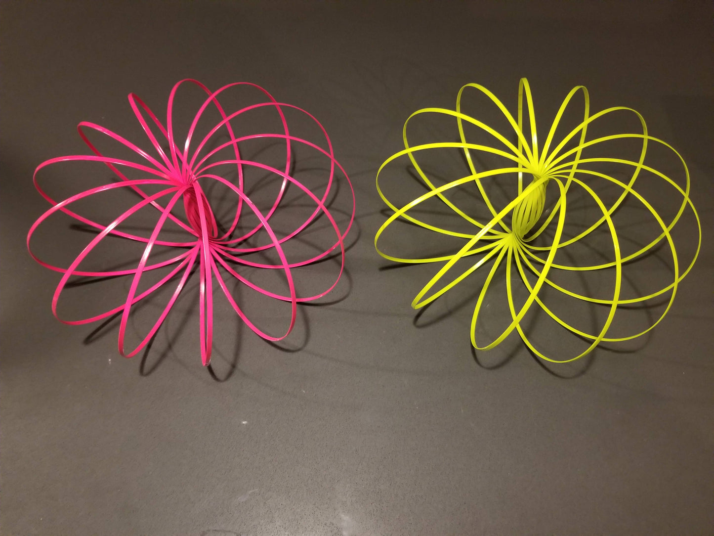 Glozi - Flow Toy - Glowing Pink